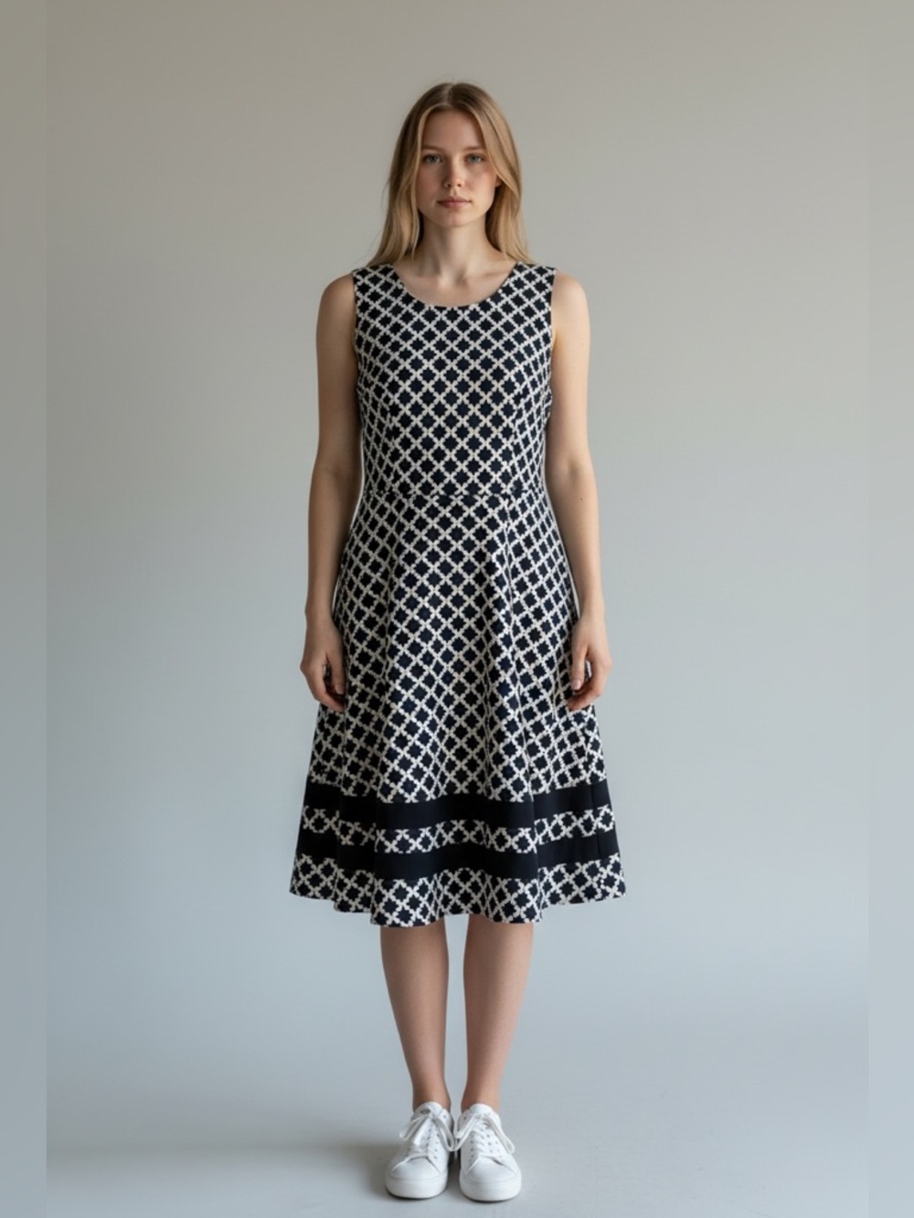 Mauvette Navy & White Dress Size Medium